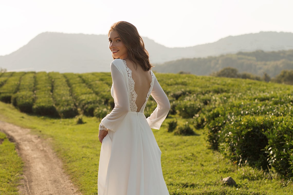 15 Places to Buy Simple Minimalist Wedding Dress in 2024